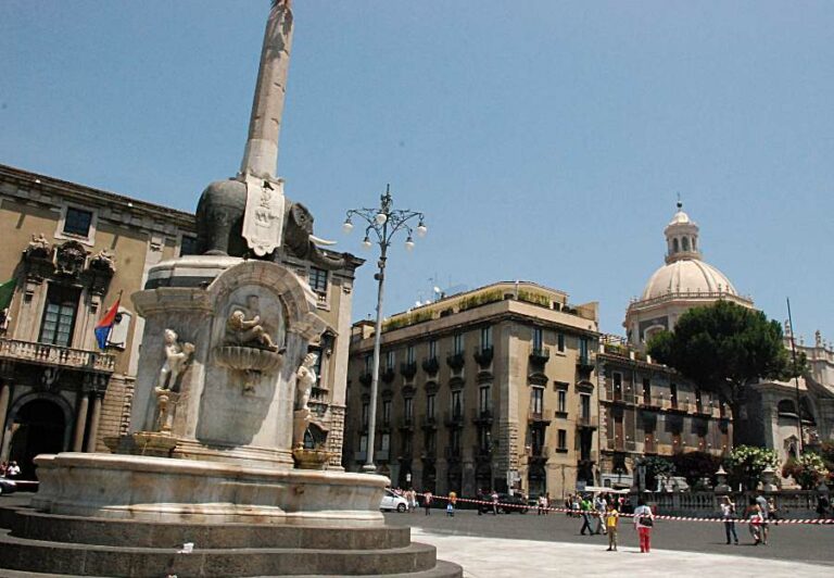 Lire la suite à propos de l’article Catane, l’autre grande cité grecque de Sicile