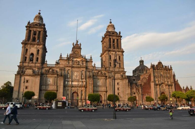 Lire la suite à propos de l’article Mexico, autour du Zocalo et de la grande cathédrale