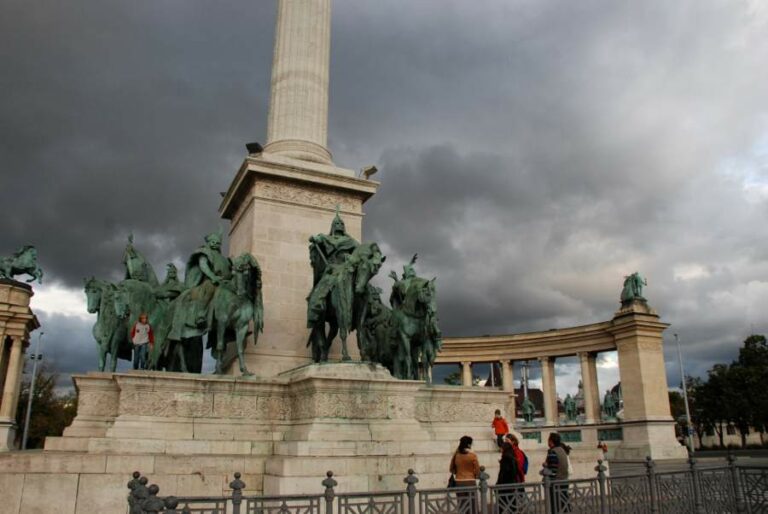 Lire la suite à propos de l’article De la place des Héros à Varosliget, le quartier du Bois