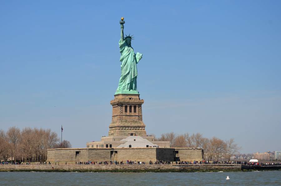 Lire la suite à propos de l’article Une croisière autour de Manhattan pour s’approcher au plus près de la statue de la Liberté