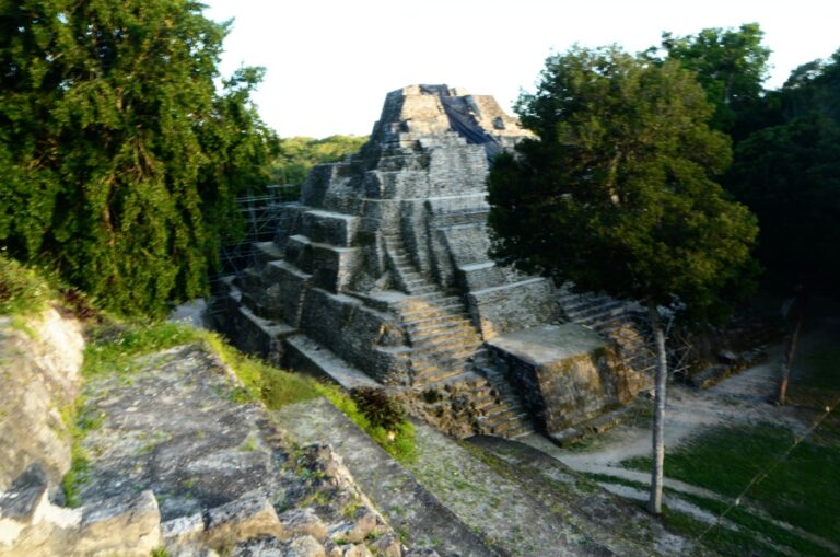 Lire la suite à propos de l’article Autour du Petén, la cité perdue de Yaxha