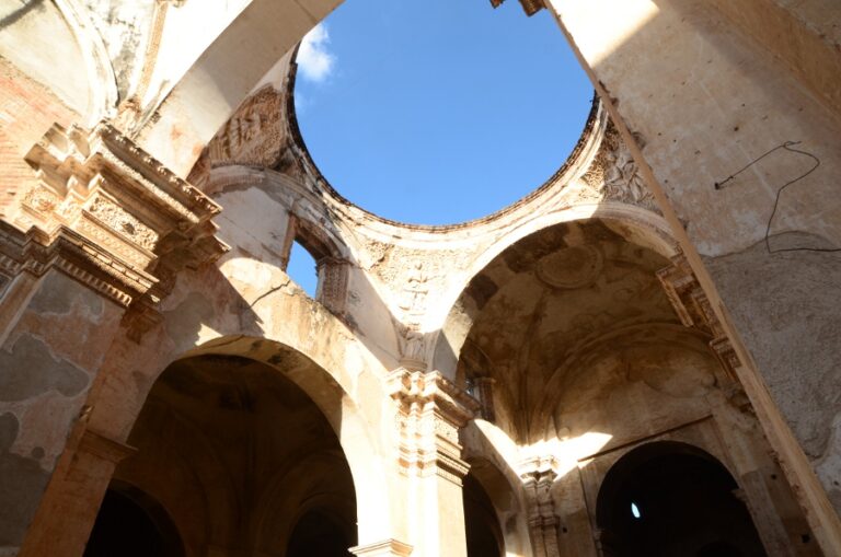 Lire la suite à propos de l’article L’adieu aux ruines, un dernier après-midi dans les rues d’Antigua