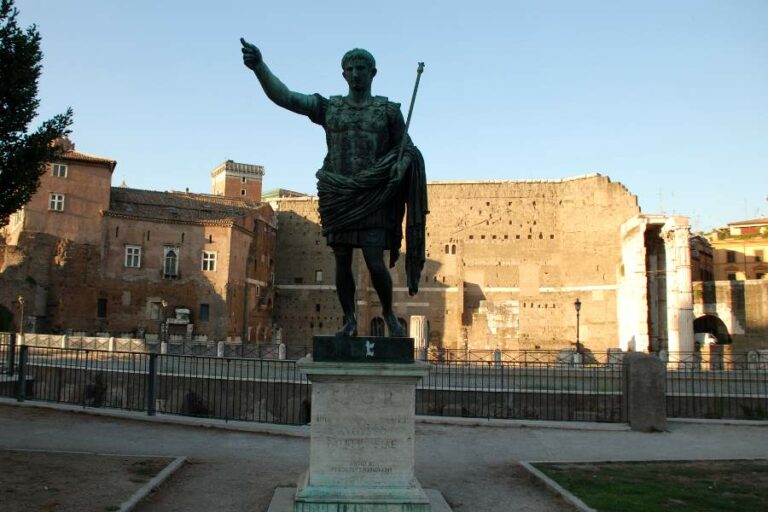 Lire la suite à propos de l’article Les forums impériaux, symboles du pouvoir de Rome