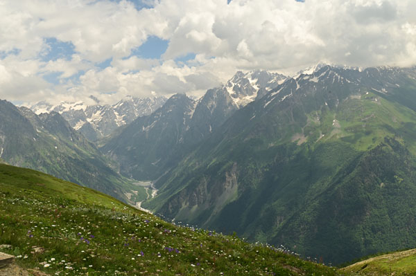 Lire la suite à propos de l’article Trek des lacs de Koruldi, une des plus belles randonnées en Svanétie