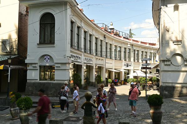 Lire la suite à propos de l’article Halte gourmande et découverte du quartier Bambis Rigui