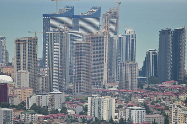 Lire la suite à propos de l’article Au sommet du mont Anuria, panorama sur Batoumi