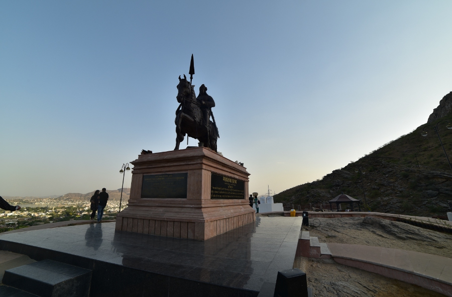 Lire la suite à propos de l’article Sur les collines d’Ajmer puis retour à Delhi