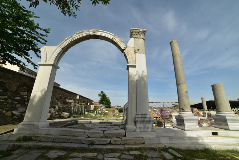 Lire la suite à propos de l’article Envol pour Izmir, bienvenue à Smyrne la grecque !