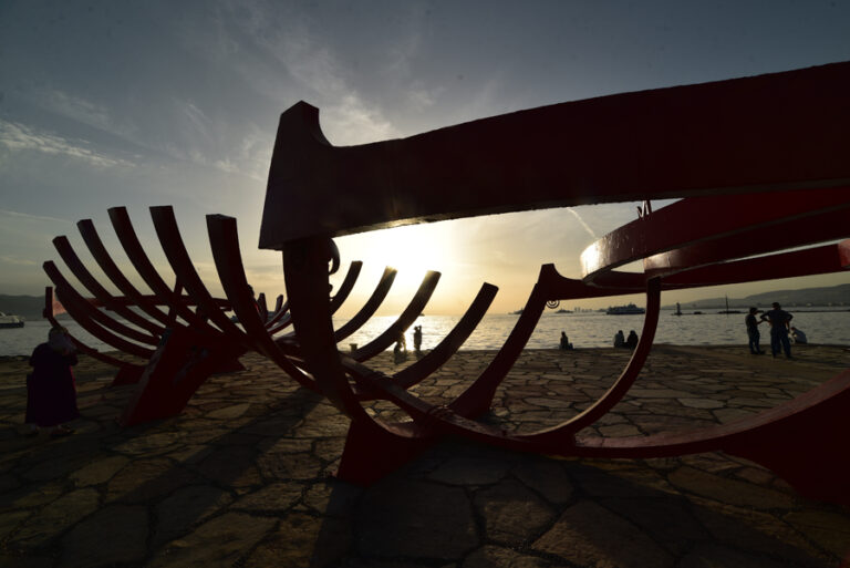 Lire la suite à propos de l’article Izmir, retour dans la vieille ville et coucher du soleil