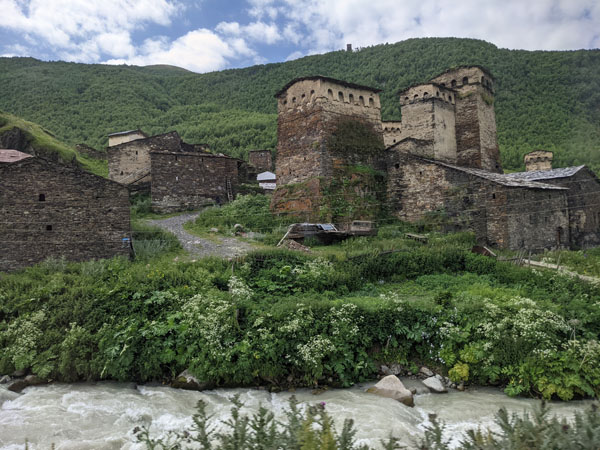 Lire la suite à propos de l’article De Mestia à Ouchgouli, au cœur de la Svanétie