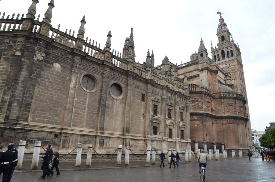 Lire la suite à propos de l’article Direction le centre-ville, rendez-vous manqué avec la cathédrale