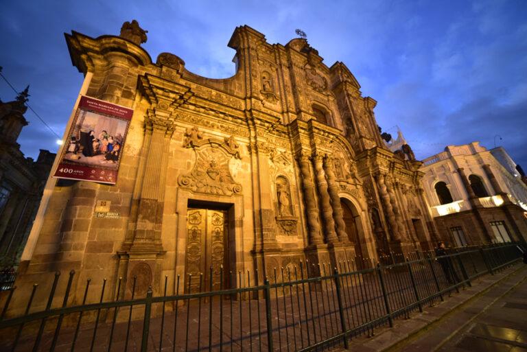 Lire la suite à propos de l’article Quito, un tour de la capitale à l’heure bleue