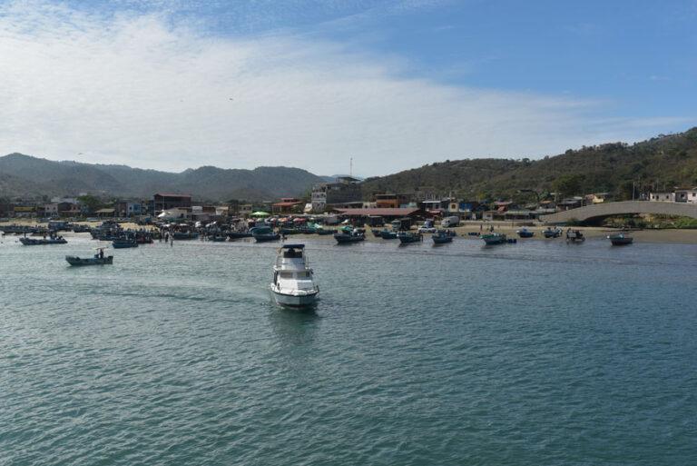 Lire la suite à propos de l’article Puerto Lopez, sur le port avant d’embarquer