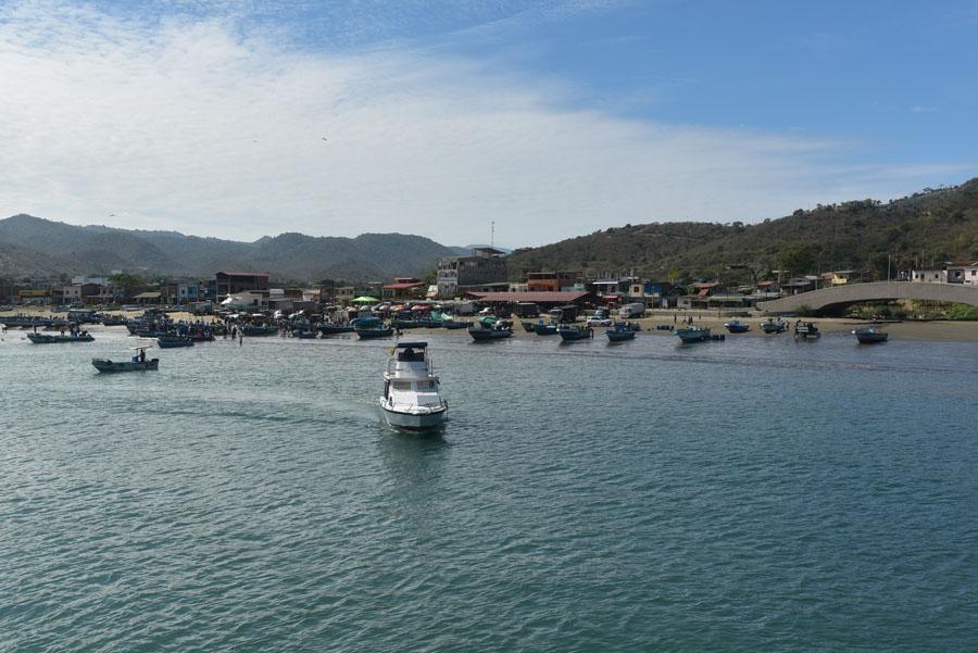 Lire la suite à propos de l’article Puerto Lopez, sur le port avant d’embarquer