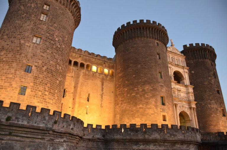 Lire la suite à propos de l’article Naples, de San Domenico Maggiore au Castel Nuovo