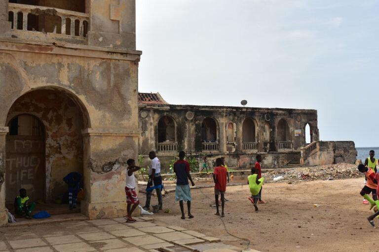 Lire la suite à propos de l’article Ile de Gorée, la mémoire vivante de l’esclavage