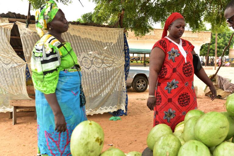 Lire la suite à propos de l’article Sur la route du désert de Lompoul, le Sénégal coloré