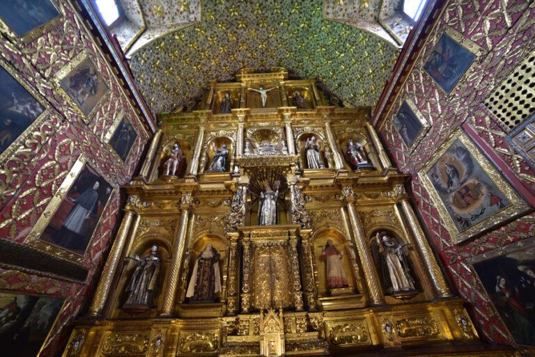 Lire la suite à propos de l’article Iglesia Santa Clara, une des plus belles églises de Bogotá