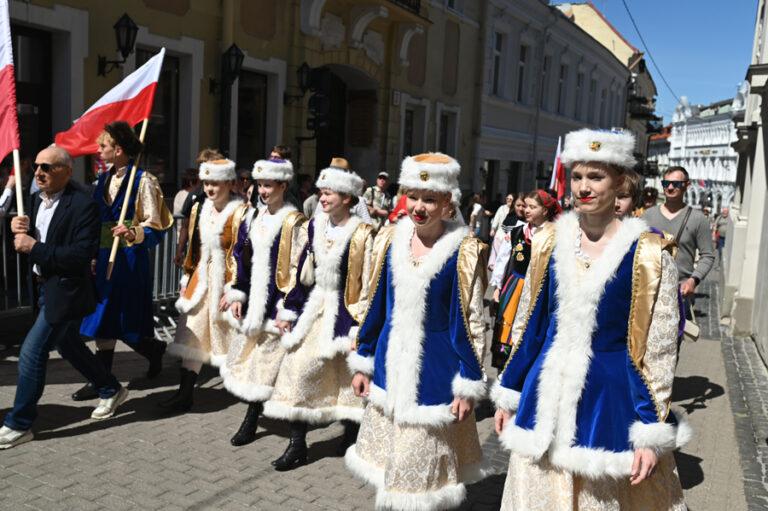 Lire la suite à propos de l’article Vilnius, le défilé de la journée de la diaspora polonaise