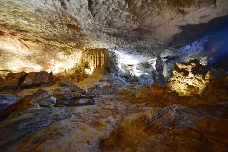 Lire la suite à propos de l’article Surprise cave, dans les entrailles de la grotte