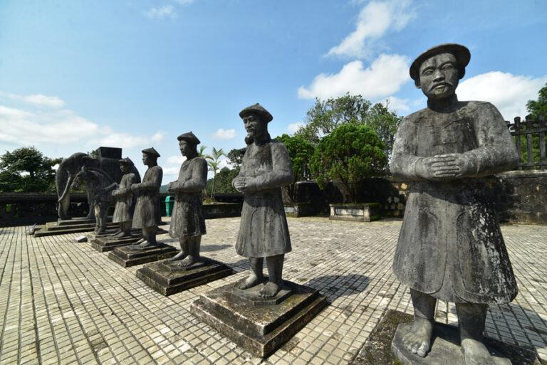 Lire la suite à propos de l’article Hué, la magnificence du tombeau de Khai Dinh