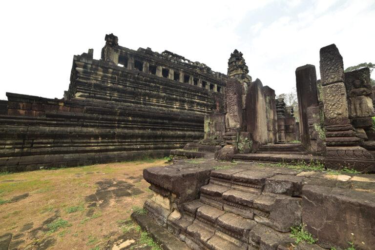 Lire la suite à propos de l’article Angkor, le grand temple montagne du Baphuon