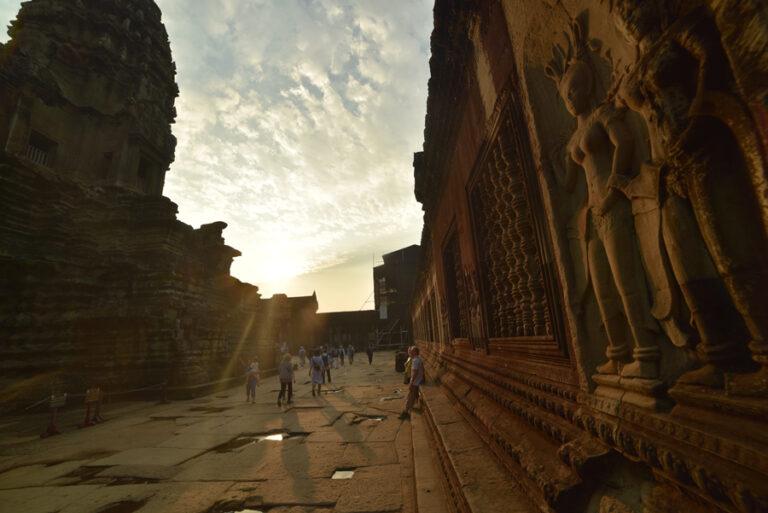 Lire la suite à propos de l’article Angkor Wat, un tour du temple-montagne