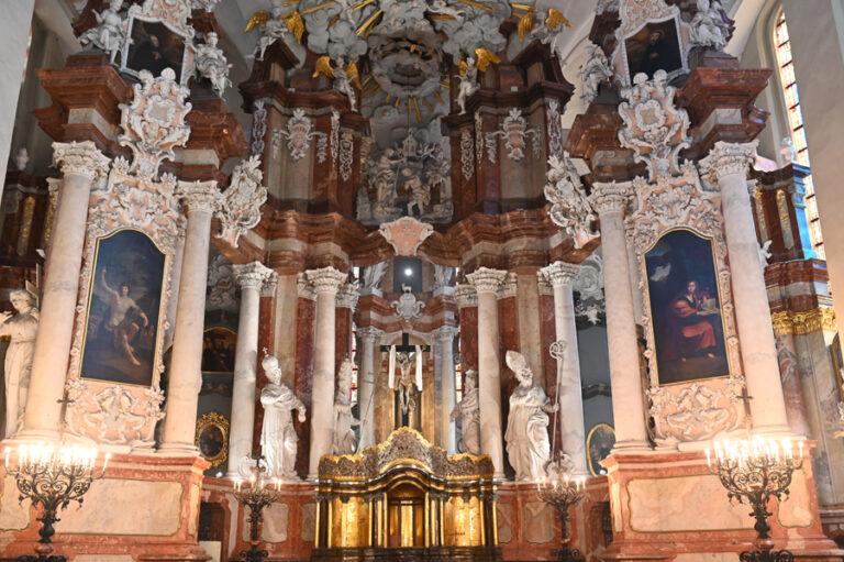 Lire la suite à propos de l’article Vilnius, sous la nef de l’église Saint-Jean