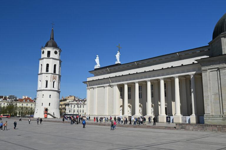 Lire la suite à propos de l’article Vilnius, au pied de la cathédrale Arkitekatedra