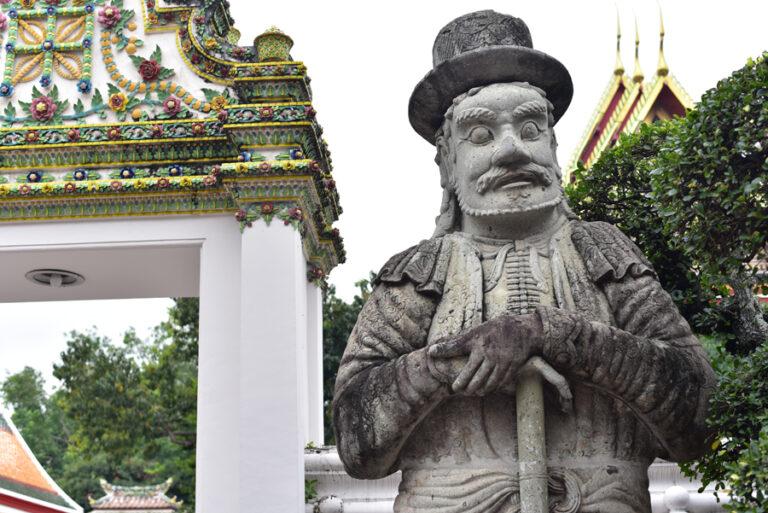 Lire la suite à propos de l’article Wat Pho, la galerie et les jardins du temple