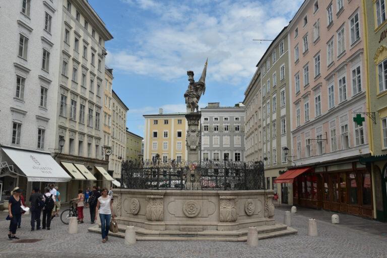 Lire la suite à propos de l’article Salzbourg, Alter Markt et Kaptelplatz