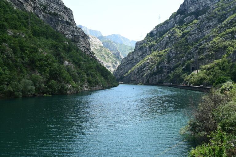Lire la suite à propos de l’article Sur la route de Mostar, une halte au lac Jablanika