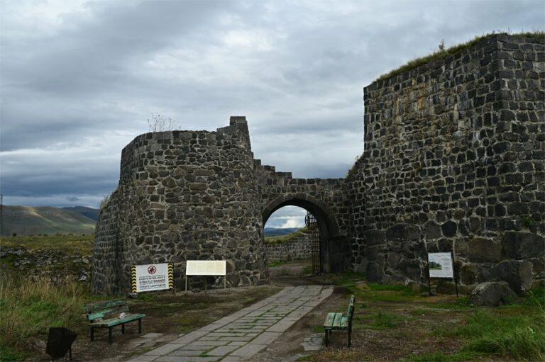 Lire la suite à propos de l’article Stepanavan, les ruines de la forteresse de Lori Berd