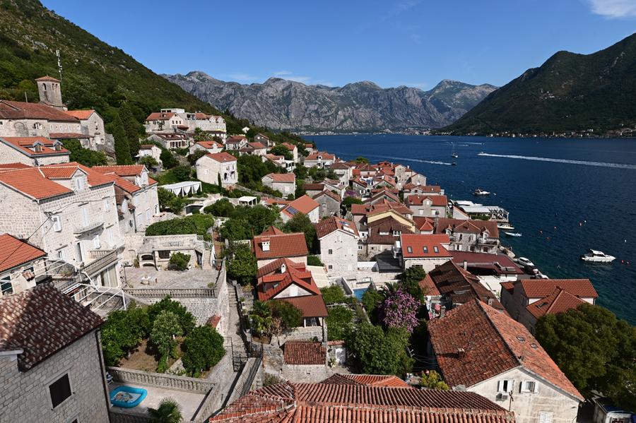 Lire la suite à propos de l’article Perast, la beauté intemporelle de l’ancienne cité vénitienne