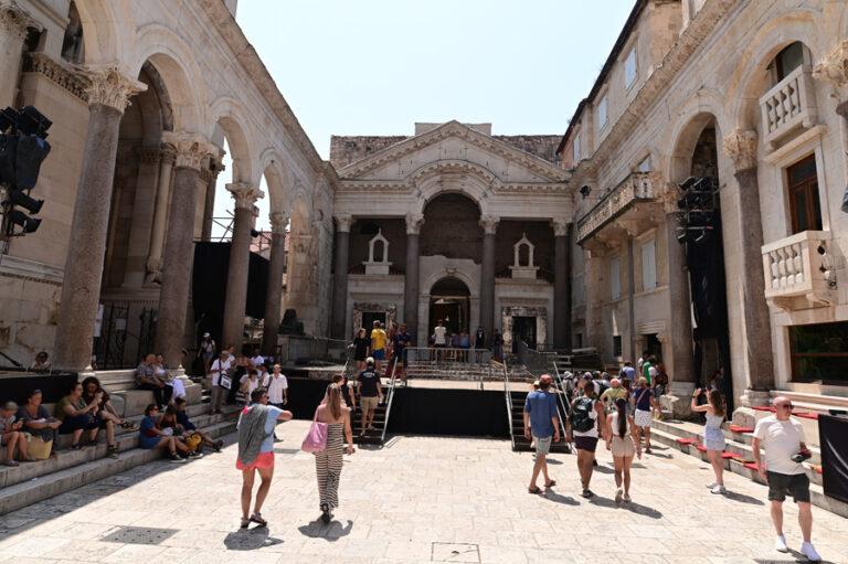 Lire la suite à propos de l’article Split, du péristyle au trésor, l’ancien palais de Dioclétien