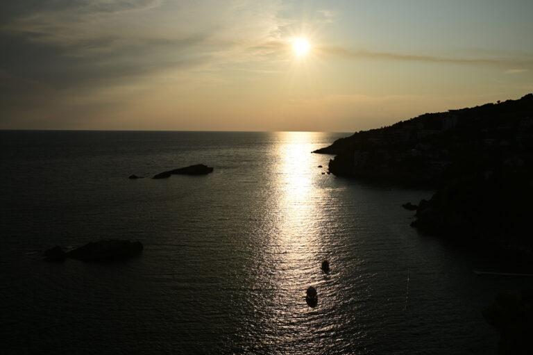 Lire la suite à propos de l’article Ulciinj, coucher de soleil romantique depuis les remparts