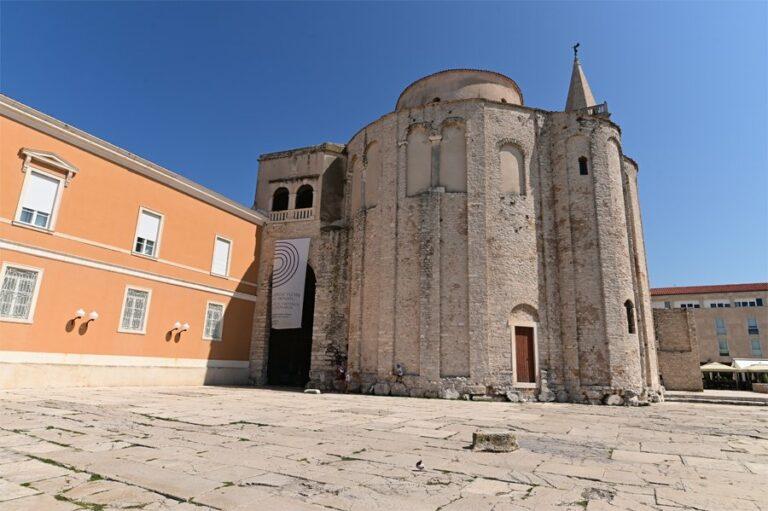 Lire la suite à propos de l’article Zadar, l’église Saint-Donat et le front de mer