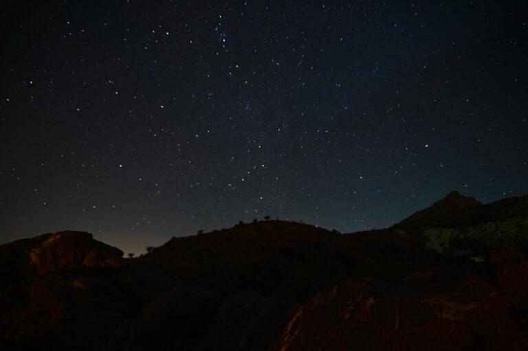Lire la suite à propos de l’article Djebel Shams, une nuit dans le désert sous les étoiles